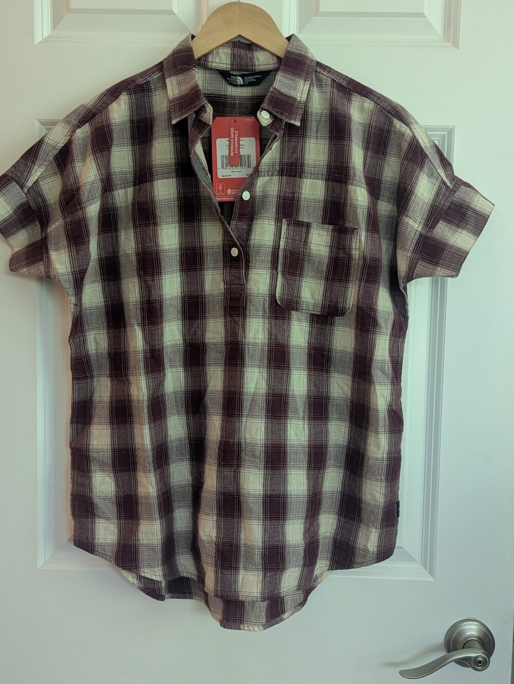 The North Face Short-Sleeve Plaid Button-Down Shirt - Purple & White